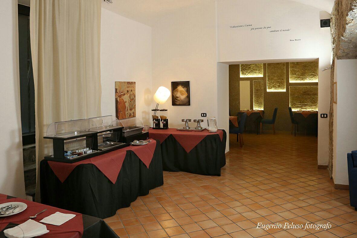 Caravaggio Hotel Nápoles Exterior foto